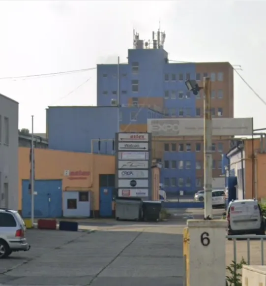 Administratívna budova Vajnorská 137 — Nové Mesto, Bratislava